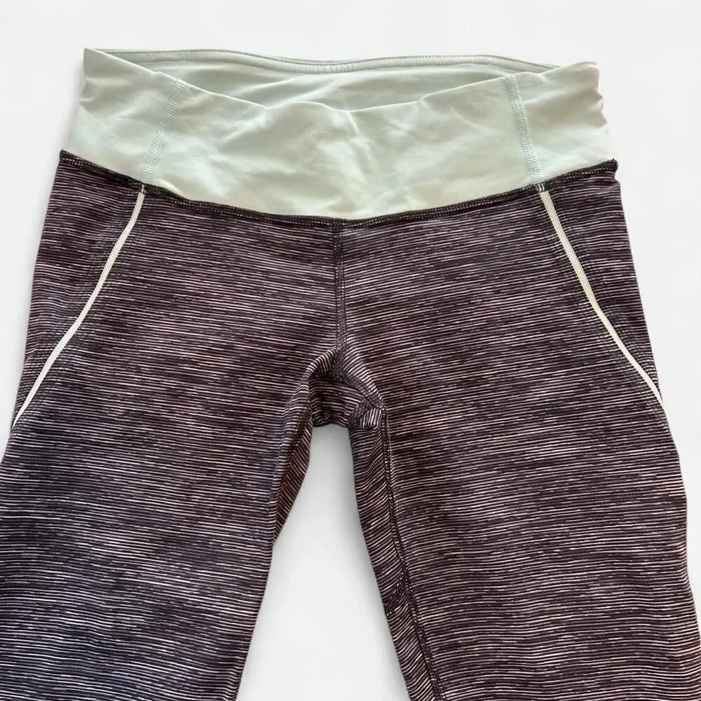 Lululemon size 4 Vintage Y2K Capri low rise Leggings Athletic wear sporty crop